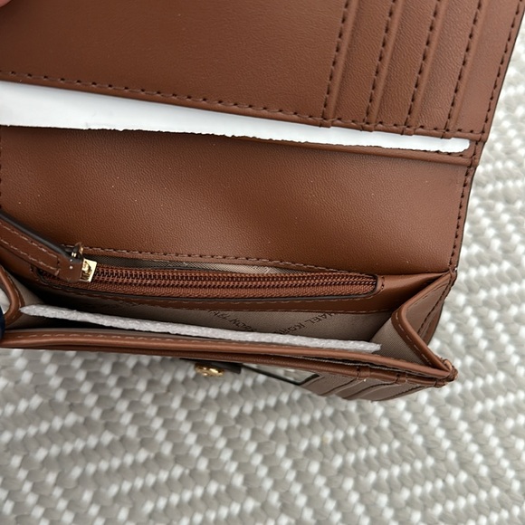Michael Kors Wallet (Brand new) - Picture 9 of 9